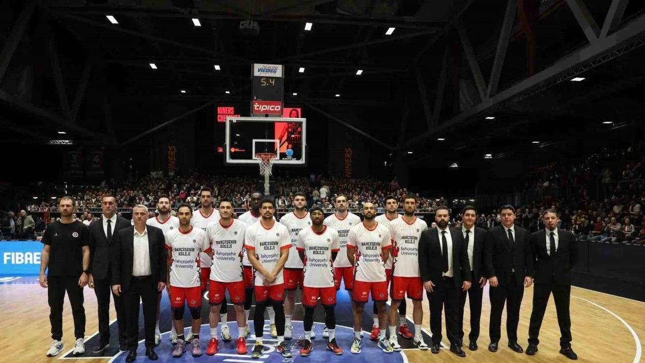 Bahçeşehir kupayı tuttu bıraktı! 105-95