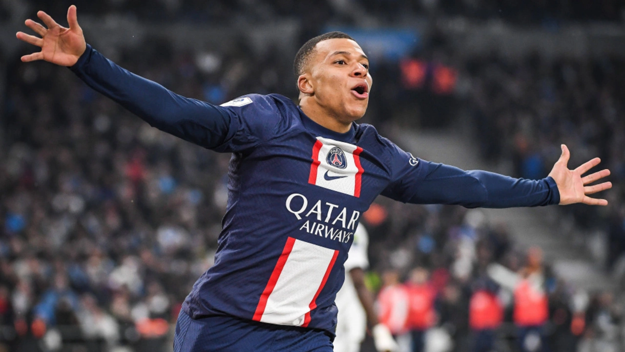 Mbappé yetiştiği kulübe talip oldu