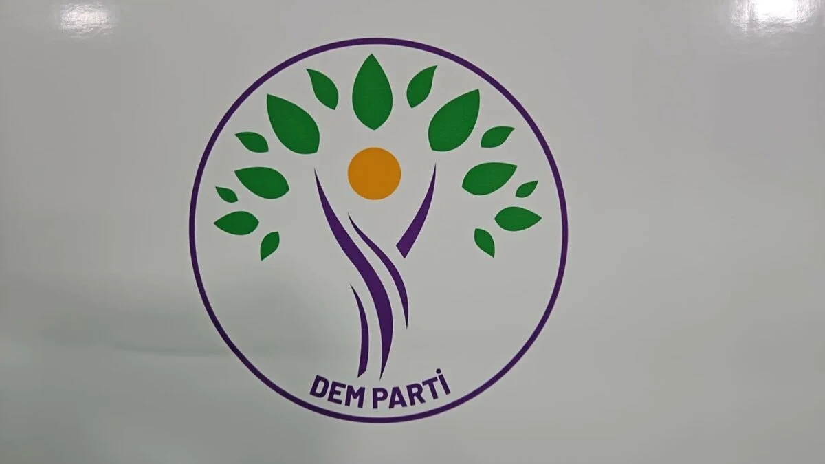 Dem Parti'den şok istifa!